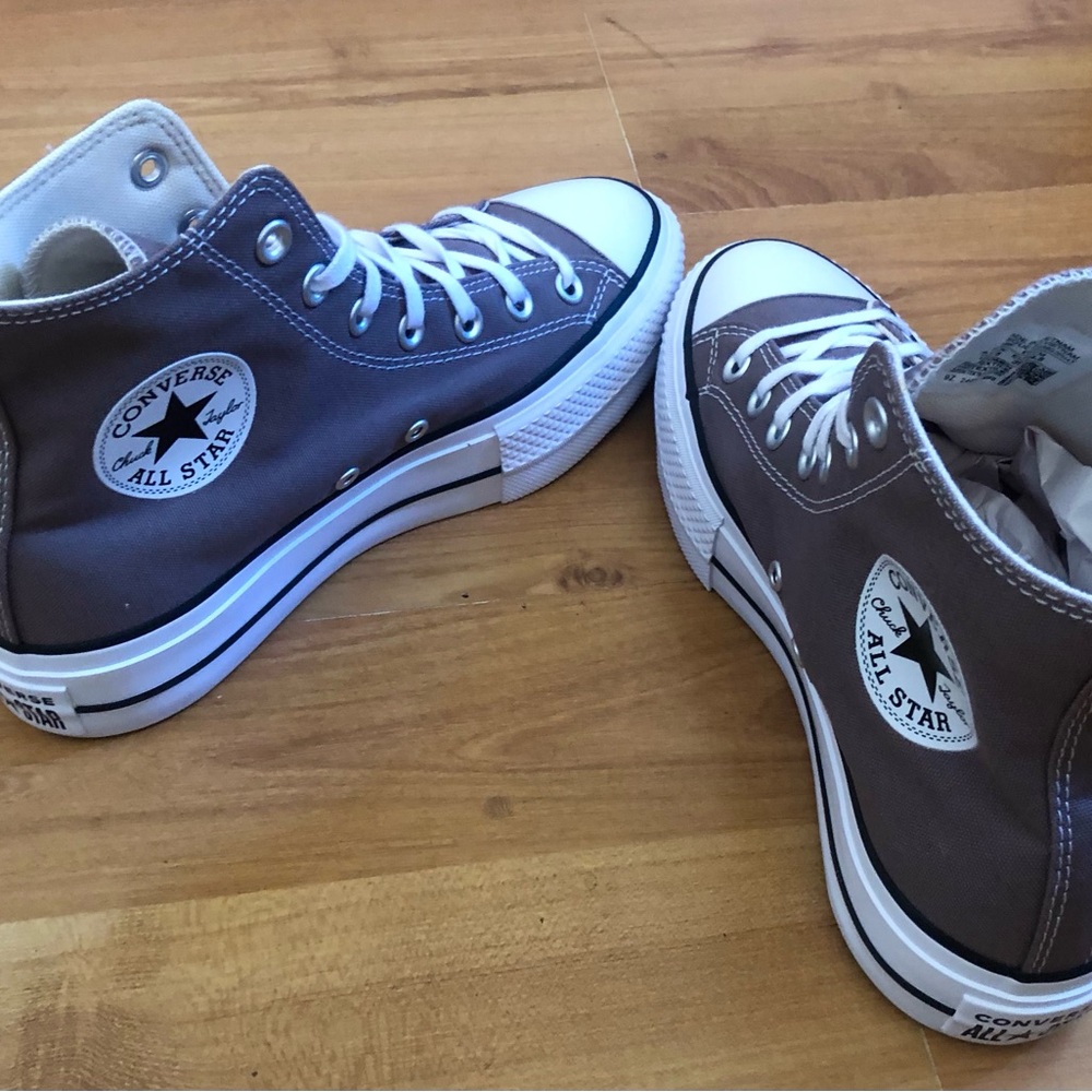 Converse Women Chuck Taylor All Star High Top Sneaker Charcoal 8 Size NWOB
